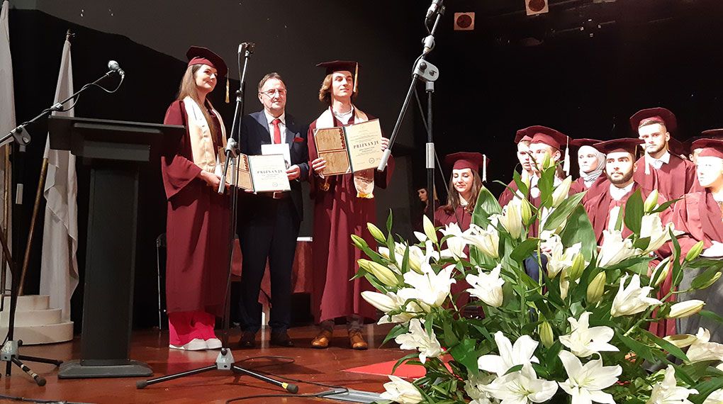 https://fondbosnjaci.co.ba/Pupils and students of the PBG generation were presented with monetary awards and honors from Fund ''Bošnjaci''