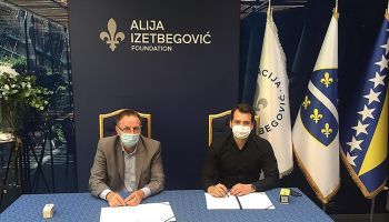 https://fondbosnjaci.co.ba/Fond ''Bošnjaci'' potpisao Sporazum o saradnji sa Fondacijom ''Alija Izetbegović''