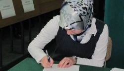 https://fondbosnjaci.co.ba/POTPIS UGOVORA O STIPENDIRANJU U SUBOTU, 20.12.2014. GODINE