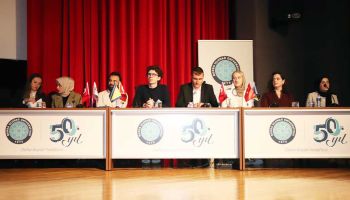 https://fondbosnjaci.co.ba/Studentska konferencija o Aliji Izetbegoviću u Bursi, Republika Turska