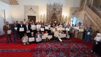 https://fondbosnjaci.co.ba/Fond ''Bošnjaci'' obezbijedio novčane nagrade i priznanja pobjednicima 28. finalnog takmičenja polaznika mektebske pouke